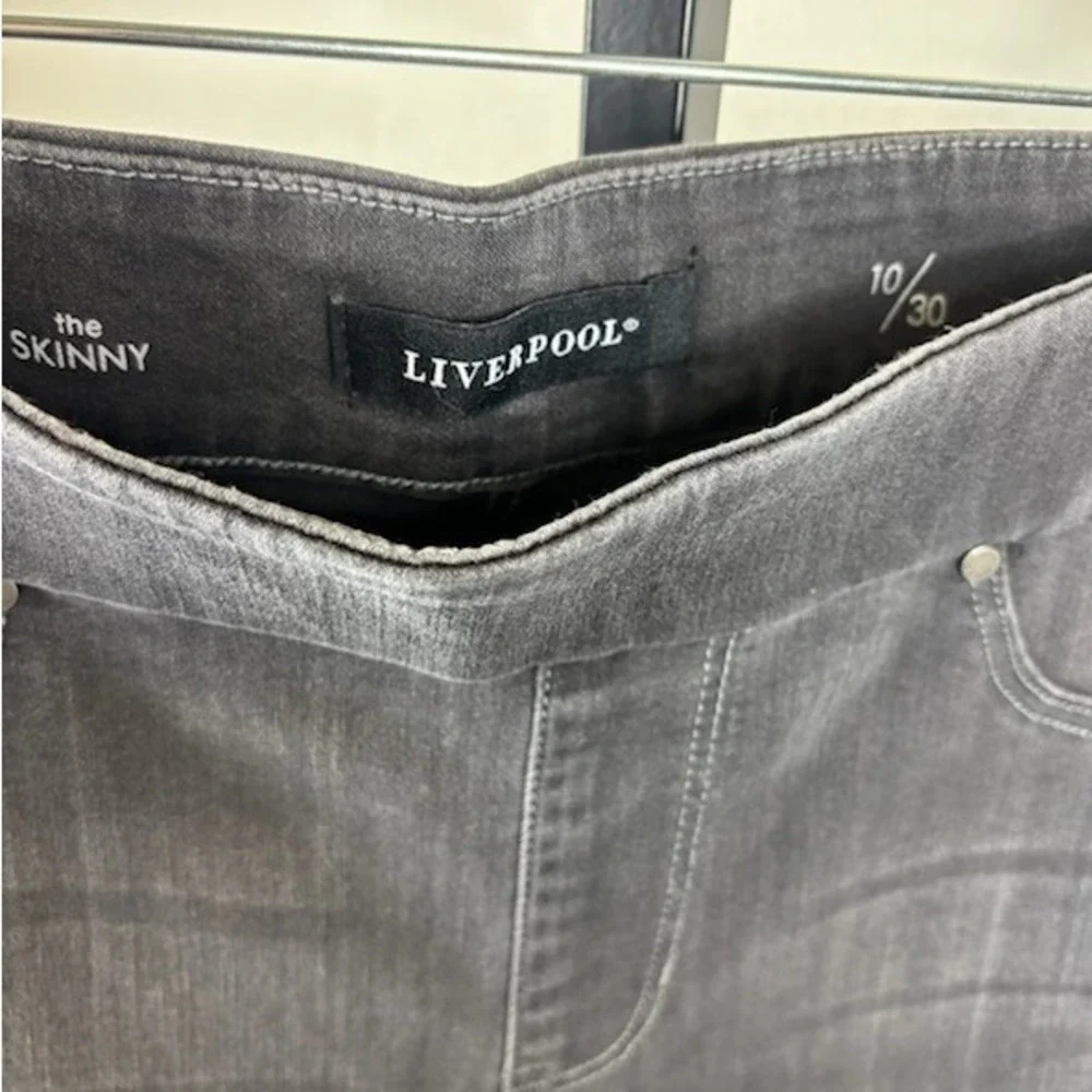 Liverpool The Skinny Gray Denim Jeans Leggings Elastic Waist Women's Size‎ 10 30
